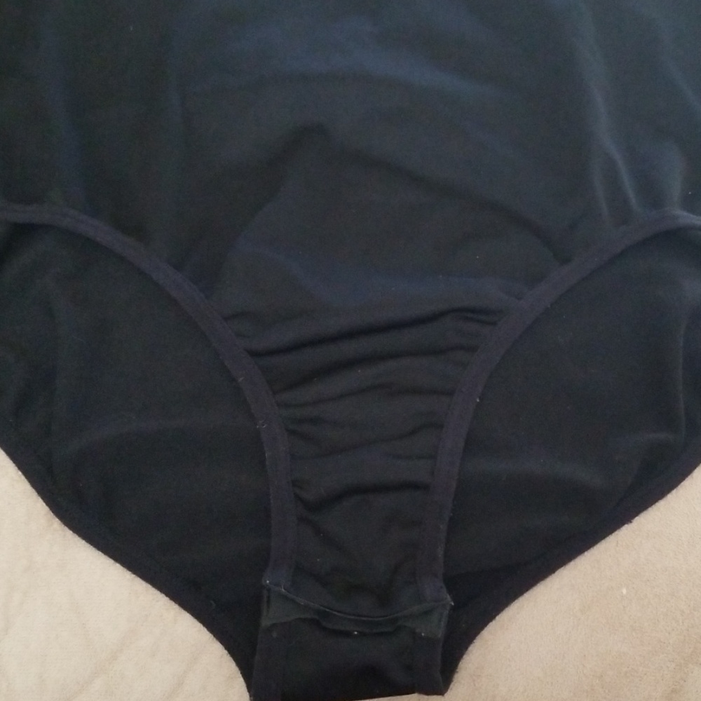 One piece - Picture 3 of 4